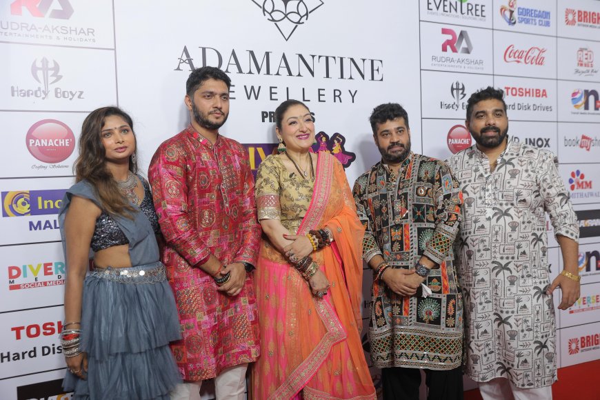 Day 7: Sanjay Nirupam, Sunita Ahuja & Divya Agarwal Join the Festivities at “Divya Raas 2025”
